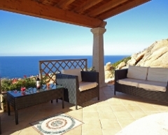 Holiday house with pool for six people